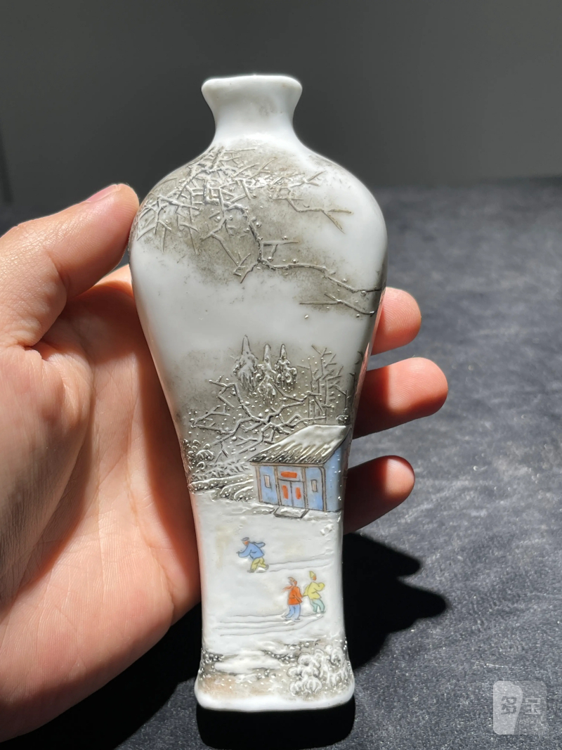 创汇期 粉彩雪景图梅瓶 - 图2
